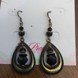 NWOT Premier Designs Retired “Paris”  2 1/4” Teardrop Earrings